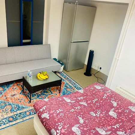 Cozy Studio Opposite Chelsea Stadium Londra Exterior foto